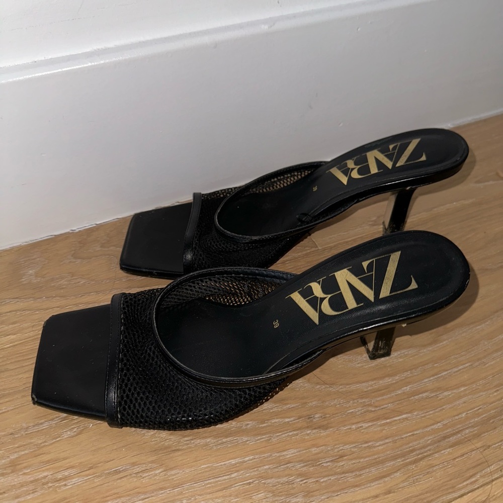 Black Zara heels
